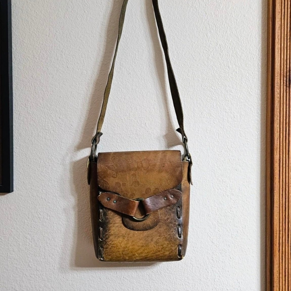 Vintage Brown Leather Crossbody Bag - Picture 4 of 11